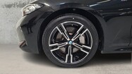BMW Serii 3, 330