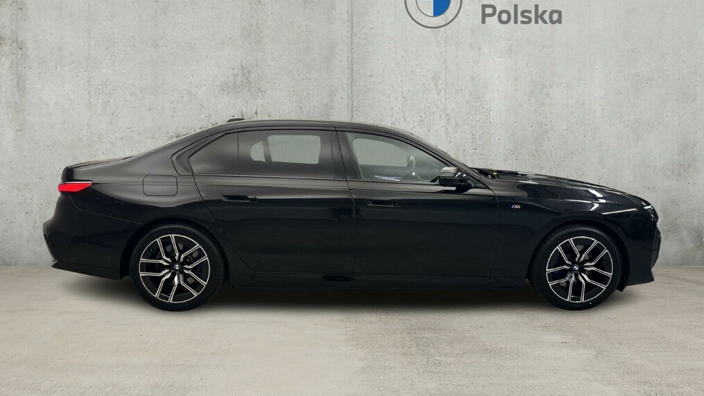 BMW Serii 7, 750