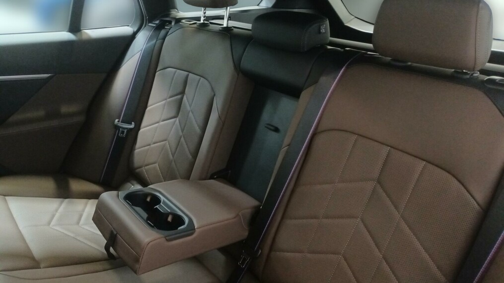 BMW Serii 5, 520