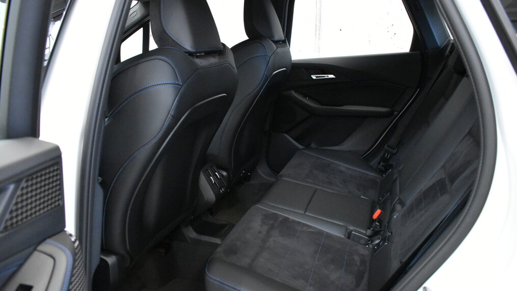 BMW Serii 2, 218