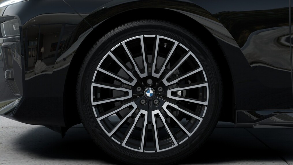 BMW Serii 7, 740