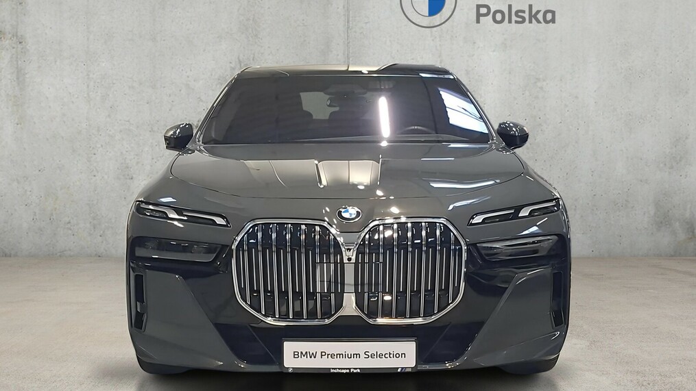 BMW Serii 7, 740