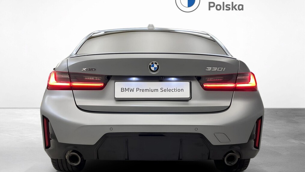 BMW Serii 3, 330