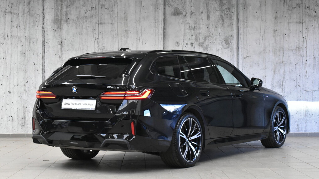 BMW Serii 5, 520