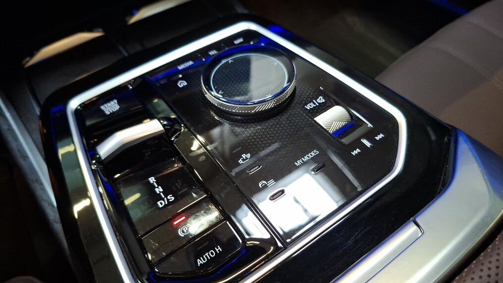 BMW Serii 7, 740