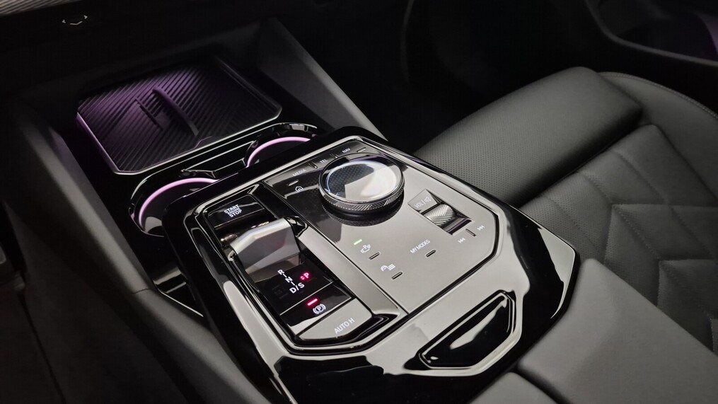 BMW Serii 5, 520