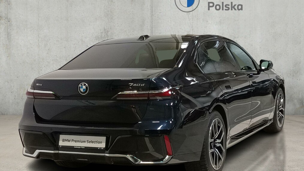 BMW Serii 7, 740