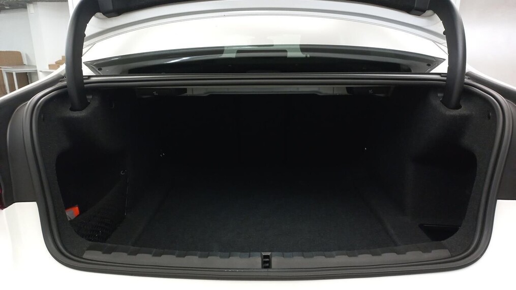 BMW Serii 3, 330