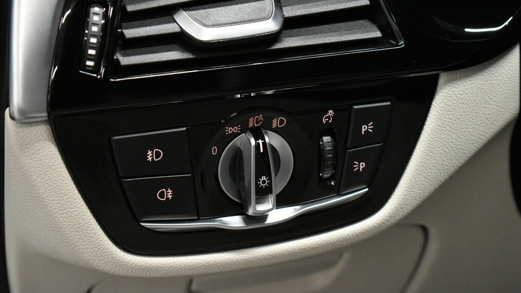 BMW Serii 5, 520