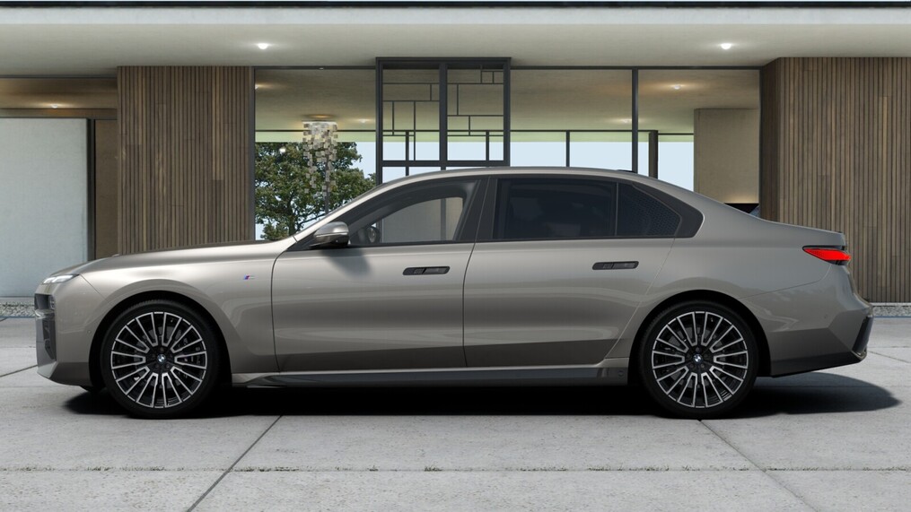 BMW Serii 7, 740