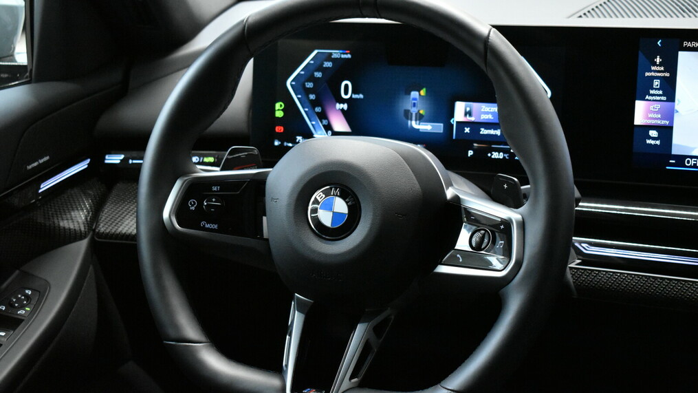 BMW Serii 5, 520