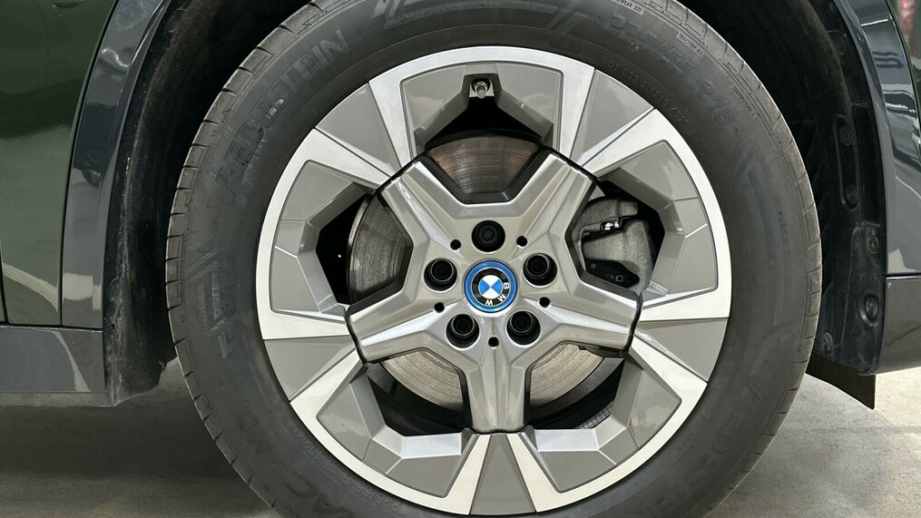 BMW iX1