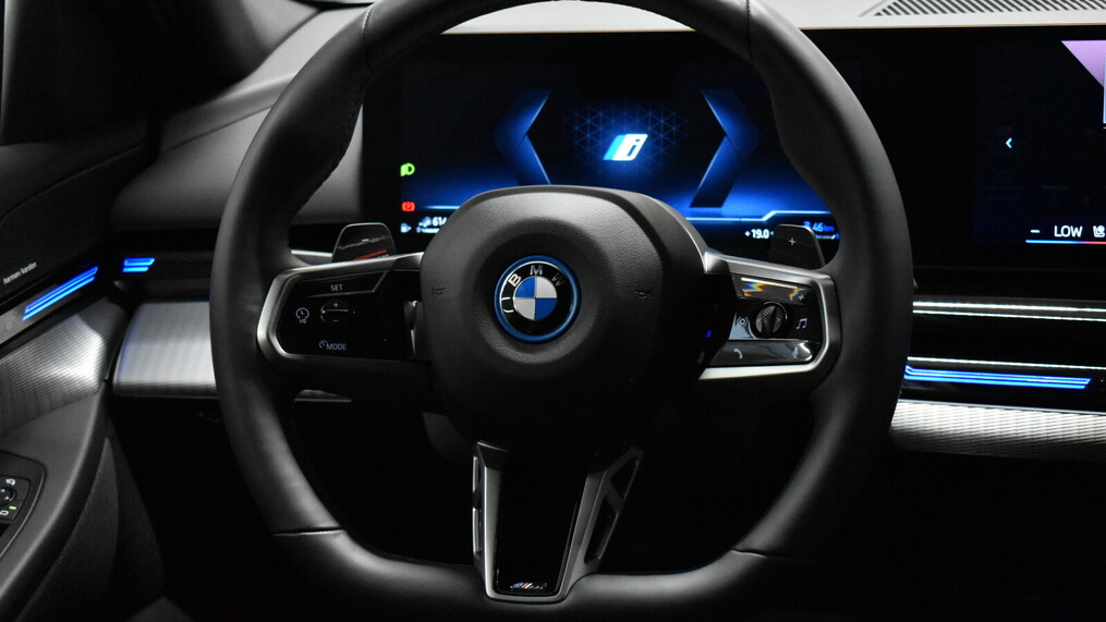 BMW Serii 5, 530