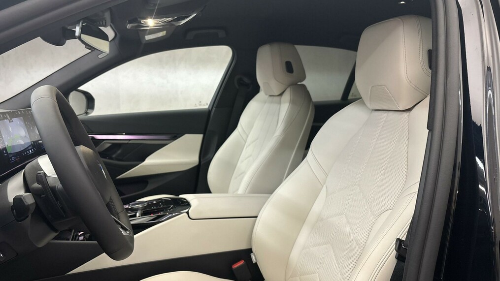 BMW Serii 5, 520