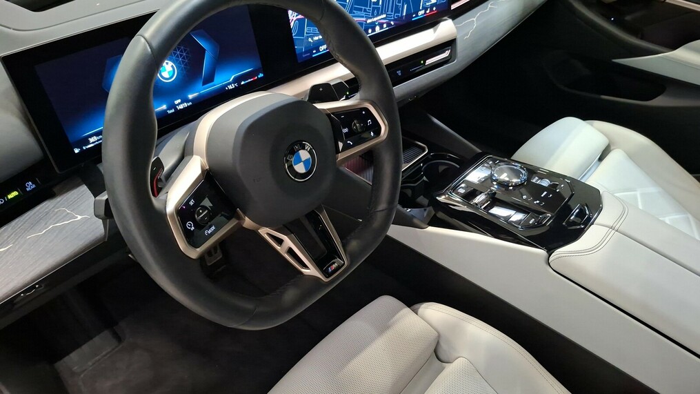 BMW Serii 5, 520