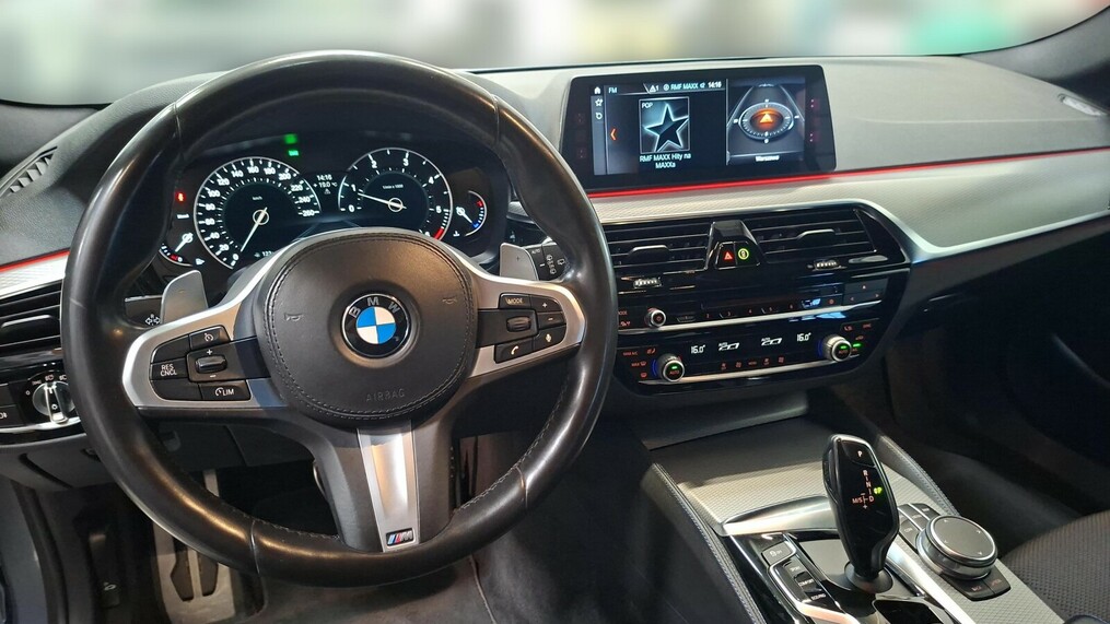 BMW Serii 5, 520