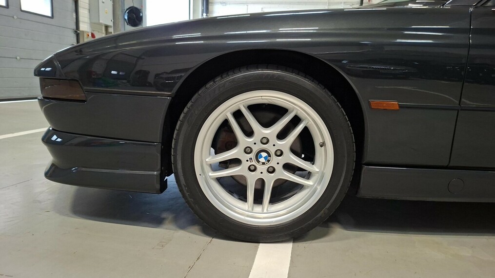 BMW Serii 8, 850