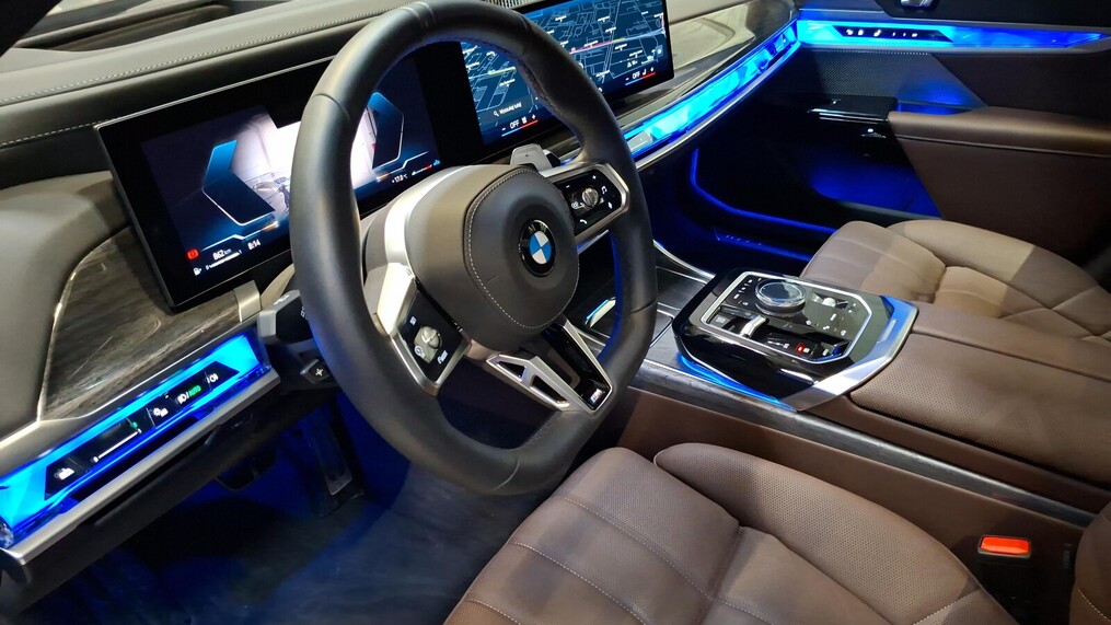 BMW Serii 7, 740