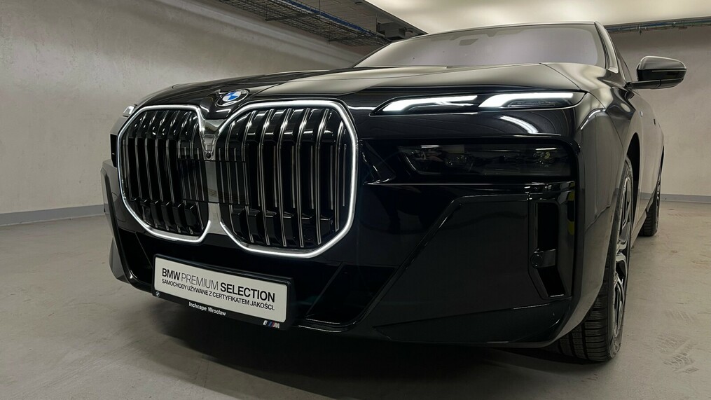 BMW Serii 7, 740