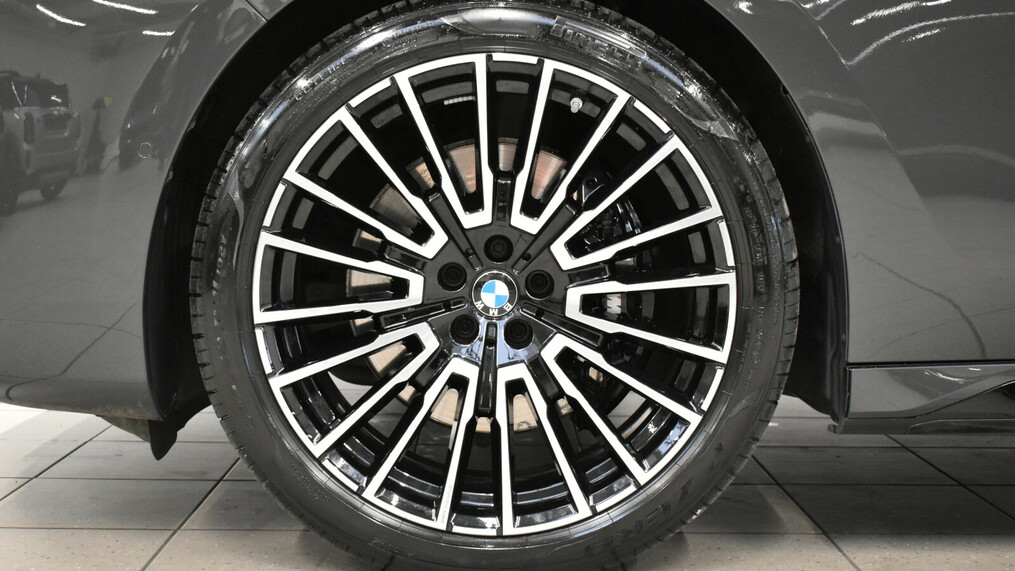 BMW Seria 7 740