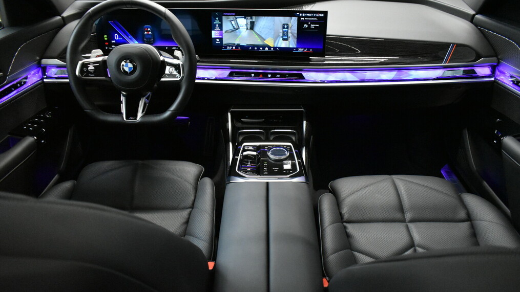 BMW Serii 7, 740