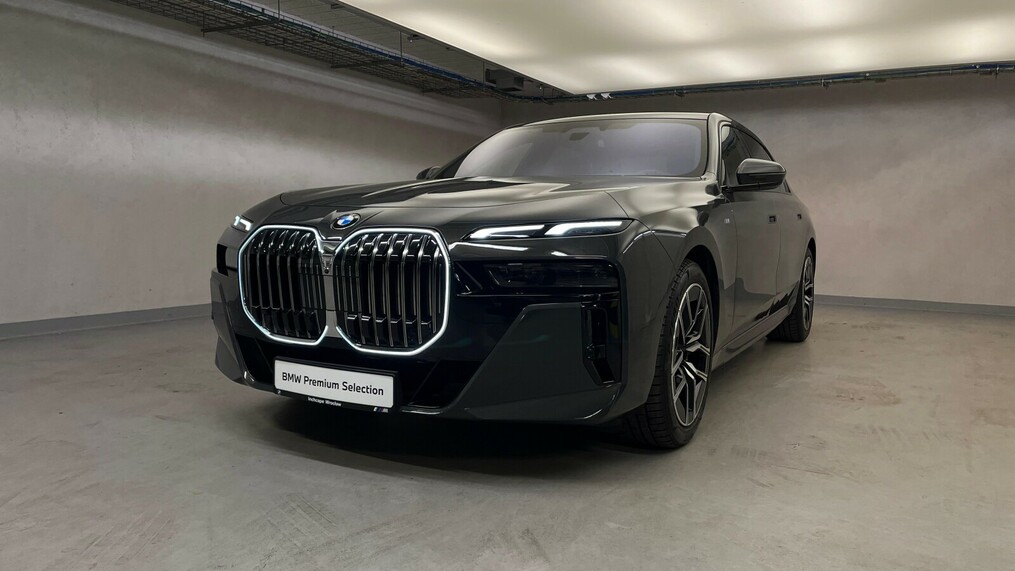 BMW Serii 7, 740