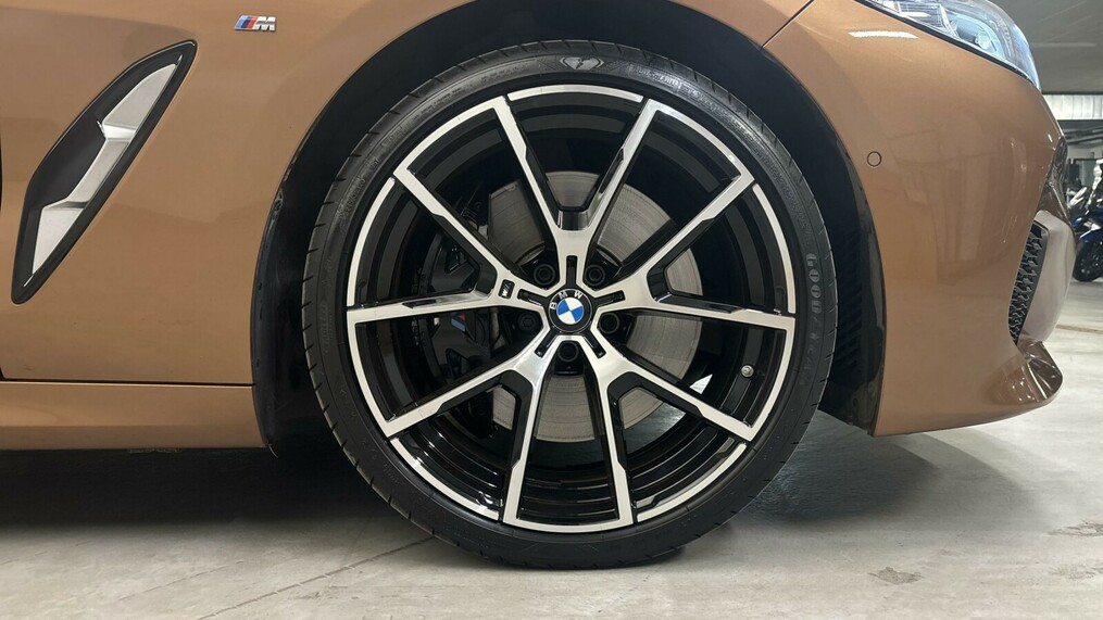 BMW Seria 8 840