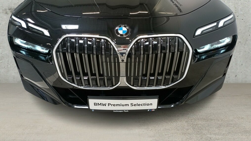 BMW Serii 7, 740
