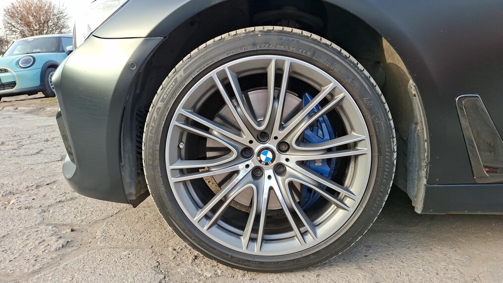 BMW Serii 7, 750