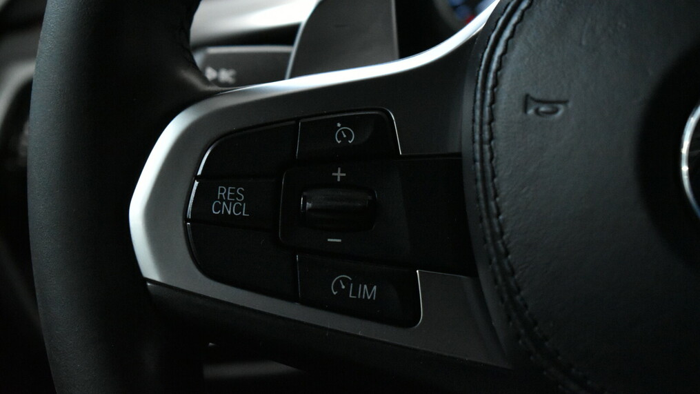 BMW Serii 5, 530