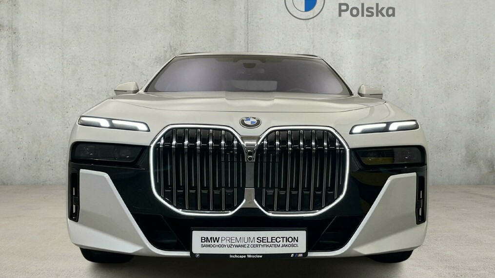 BMW Serii 7, 740