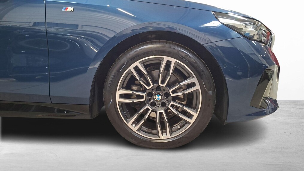 BMW Serii 5, 520