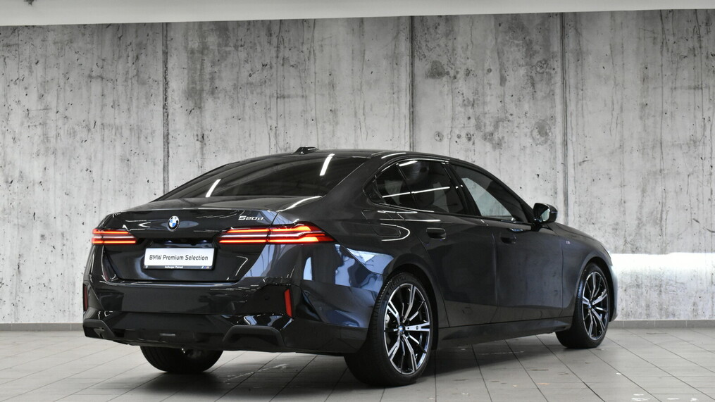 BMW Serii 5, 520