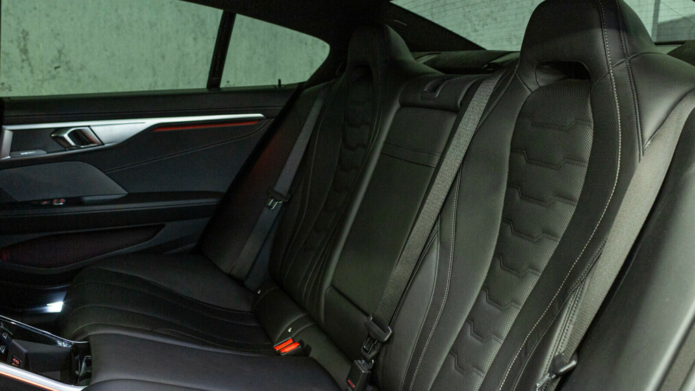 BMW Serii 8, 850