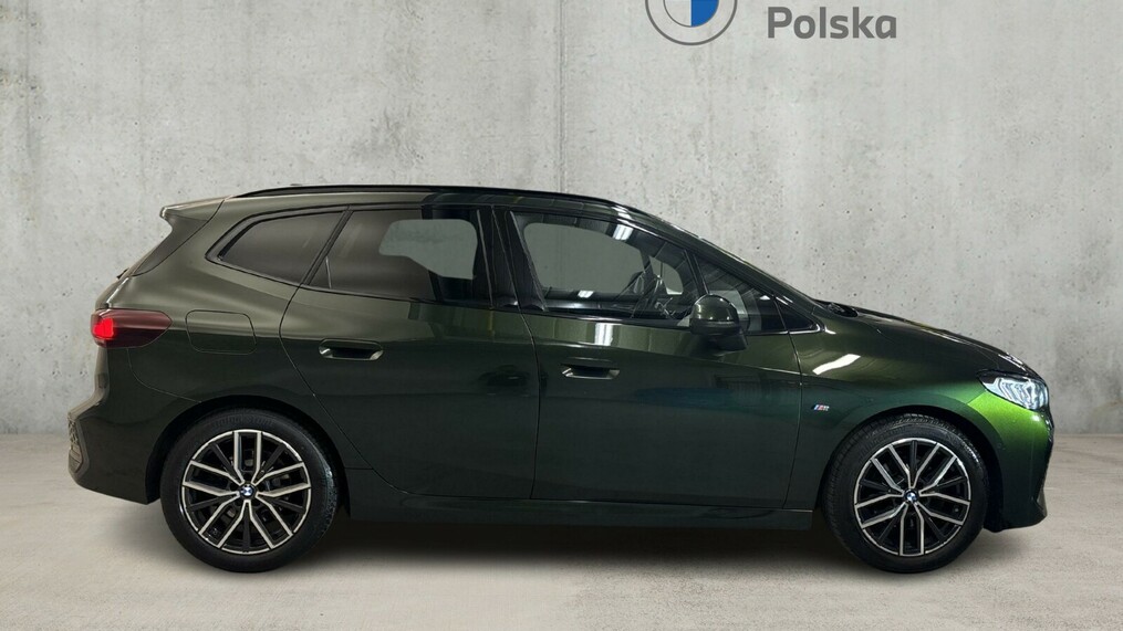 BMW Serii 2, 218