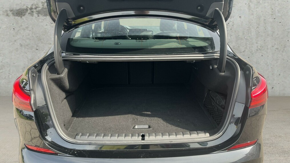 BMW Seria 2, 218