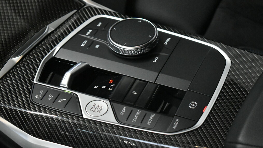 BMW Serii 3, 320