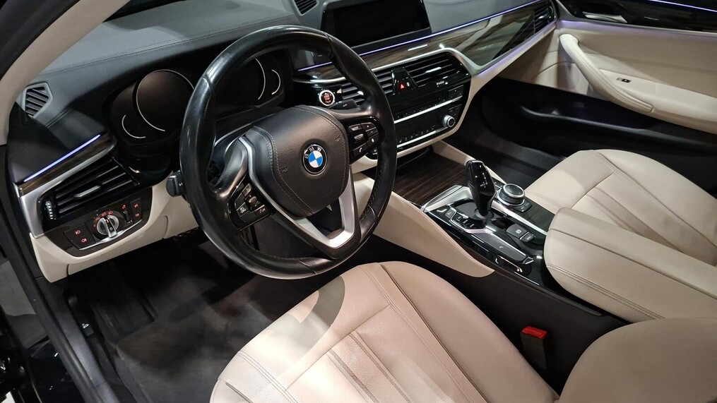 BMW Serii 5, 520
