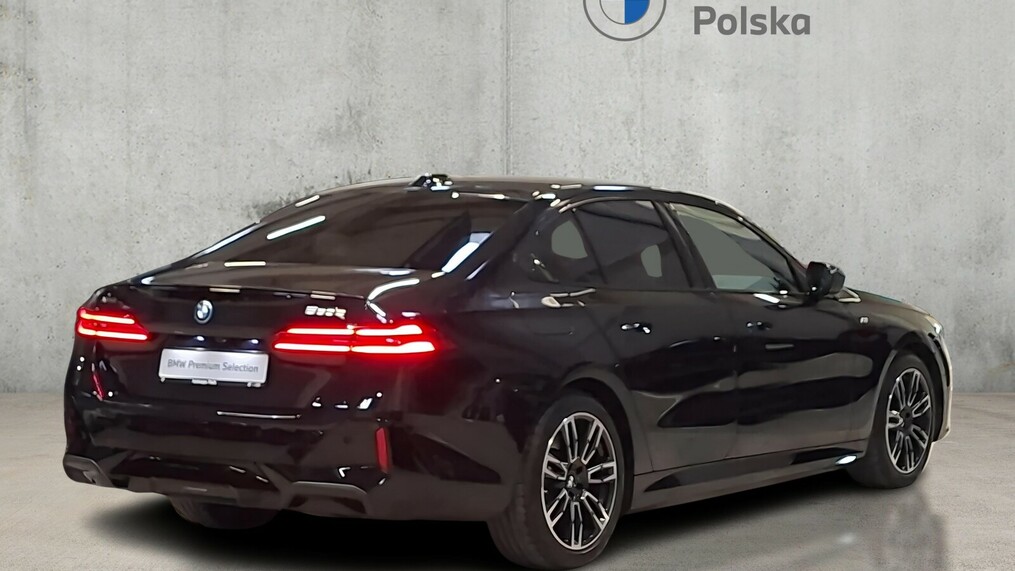 BMW Serii 5, 550