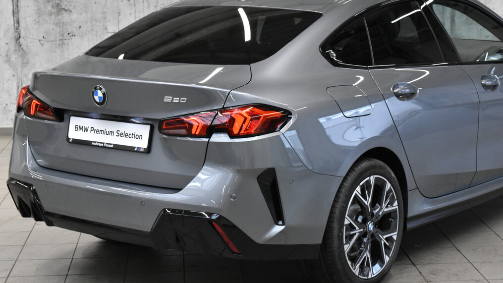 BMW Serii 2, 220