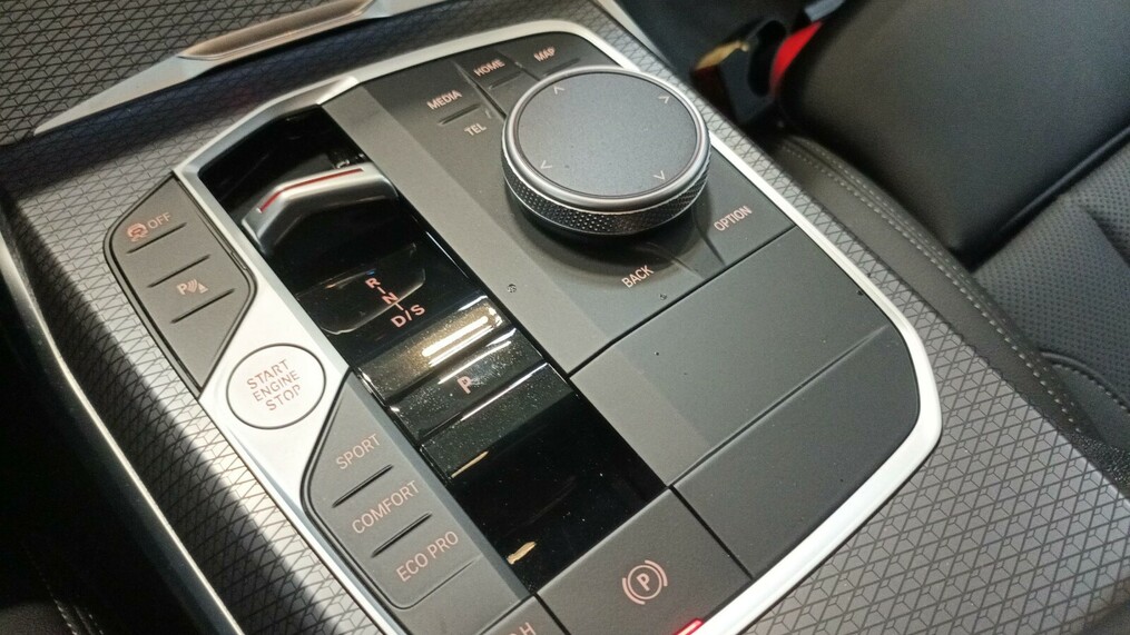 BMW Serii 3, 320