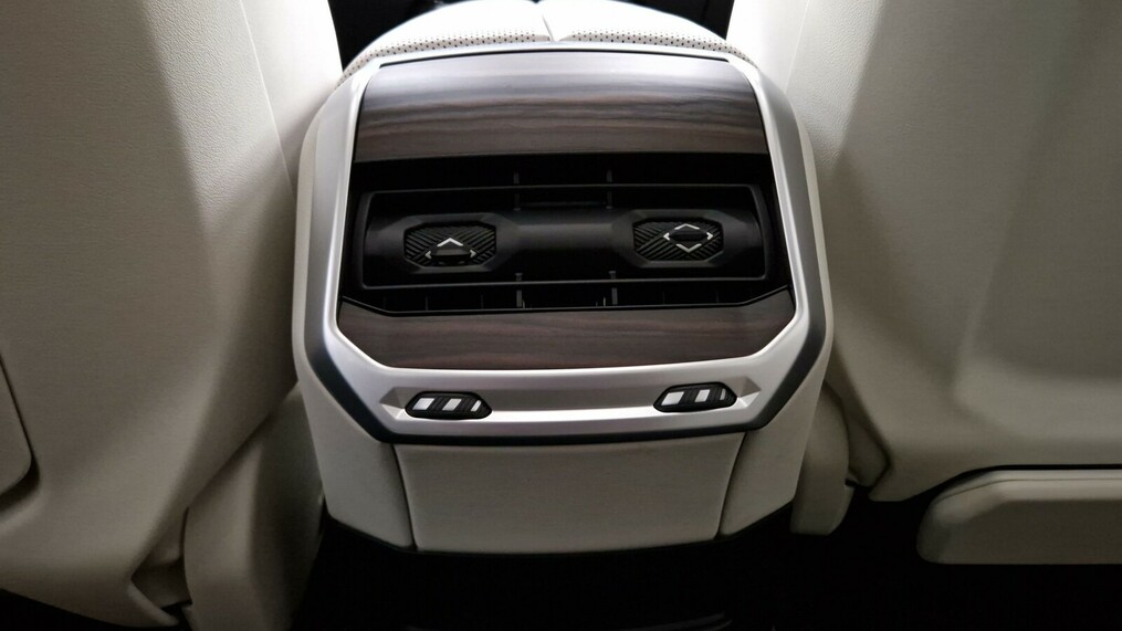 BMW Seria 7 i7