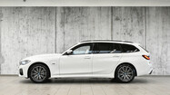 BMW Seria 3, 330