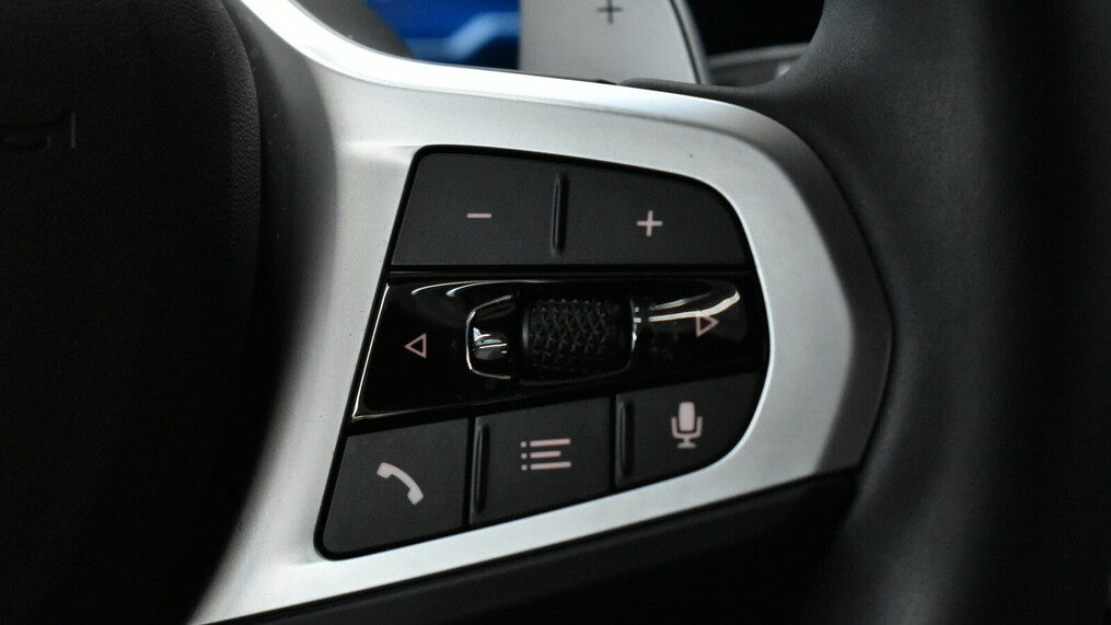 BMW Serii 3, 320