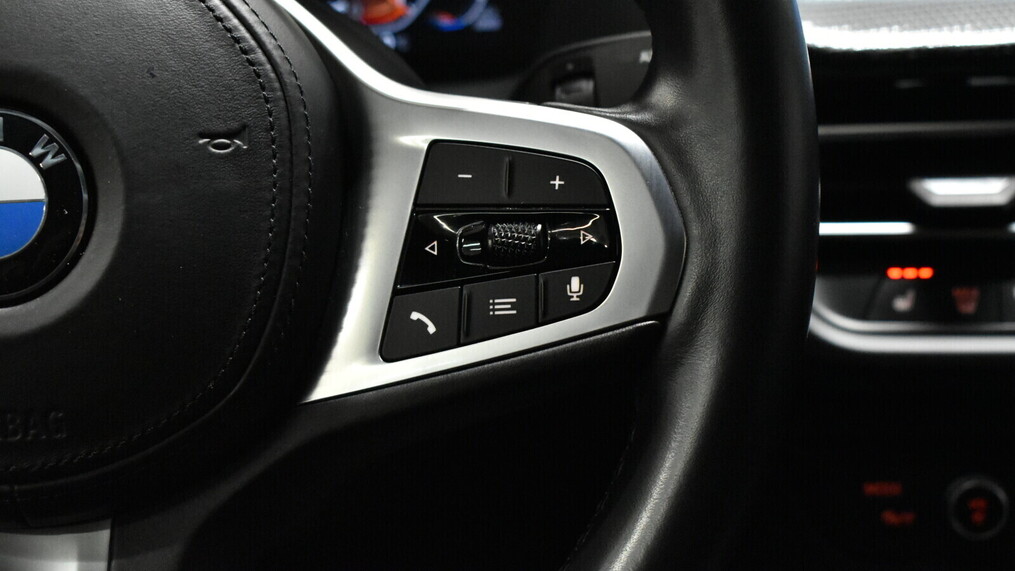 BMW Serii 2, 218
