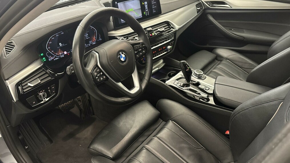 BMW Serii 5, 530
