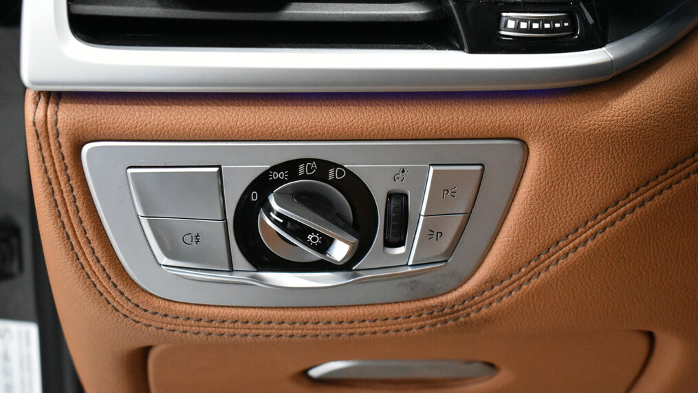 BMW Seria 7 740