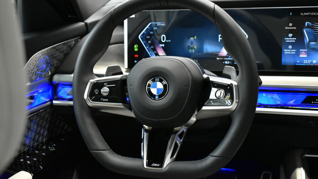 BMW Serii 7, 740