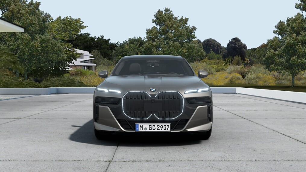 BMW Serii 7, 740