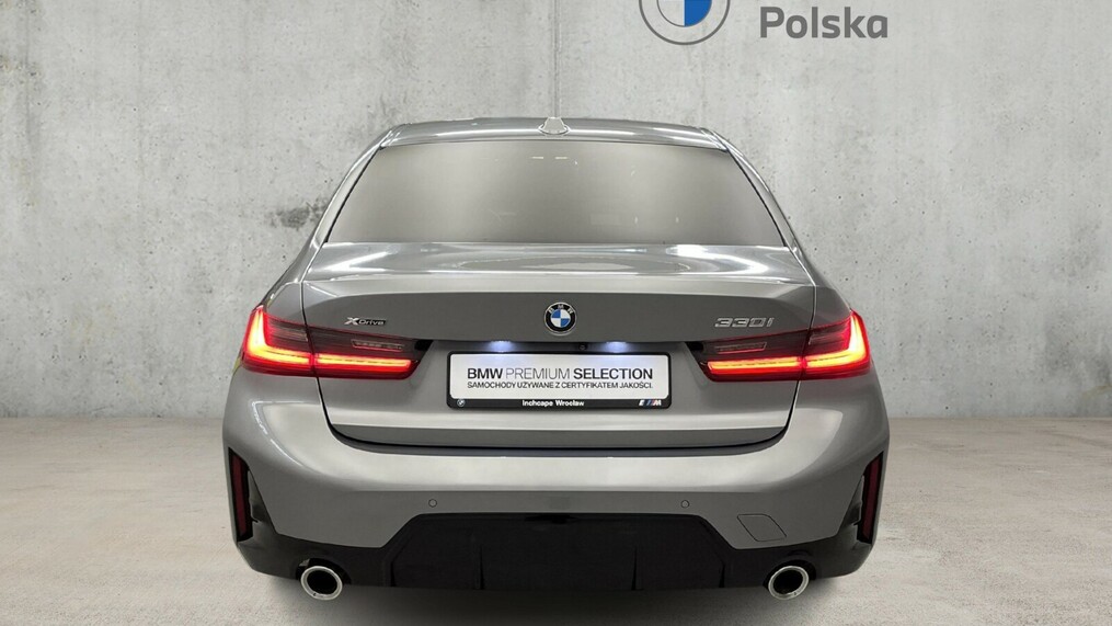 BMW Serii 3, 330